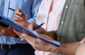 Leia mais sobre o artigo Contrato CLT vs PJ: Conheça as diferenças e saiba como escolher a melhor opção para sua carreira